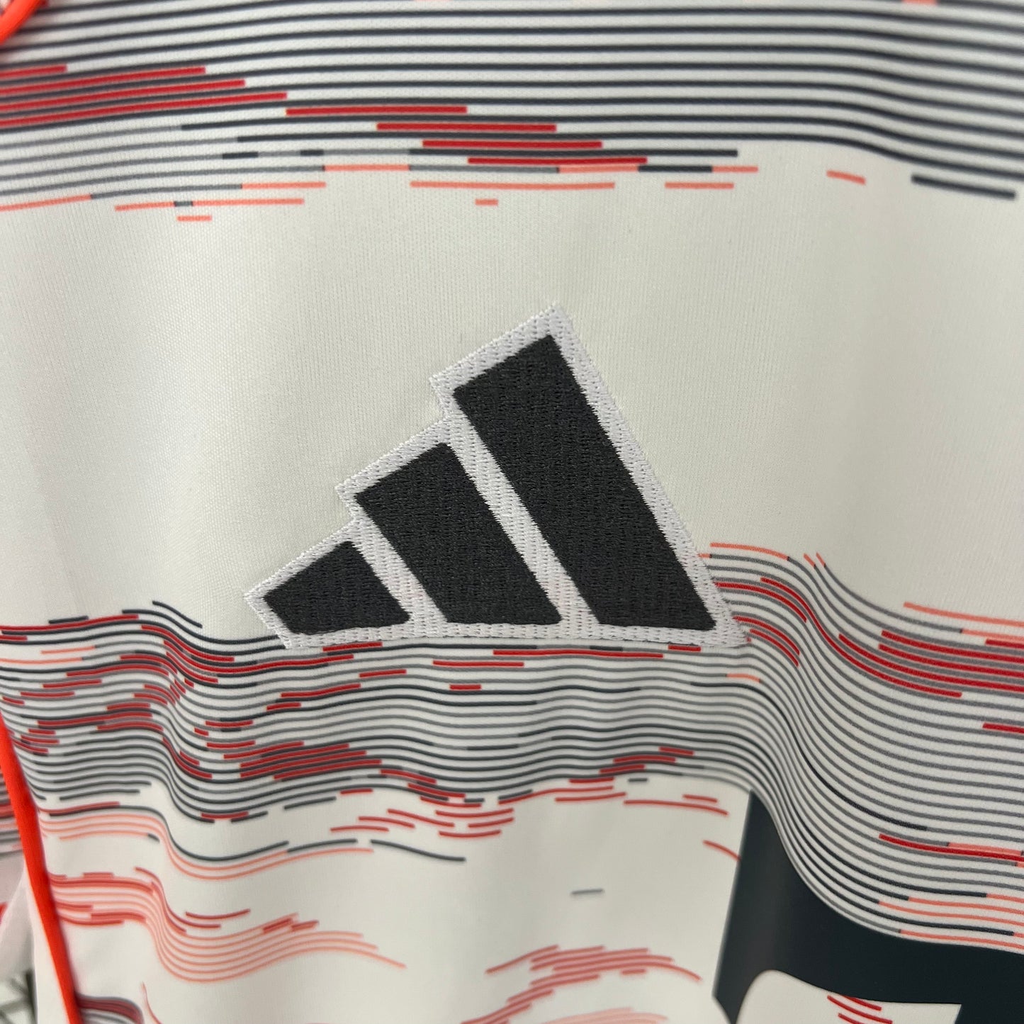 Bayern Munich Maillot Extérieur 25/26 – S à XL