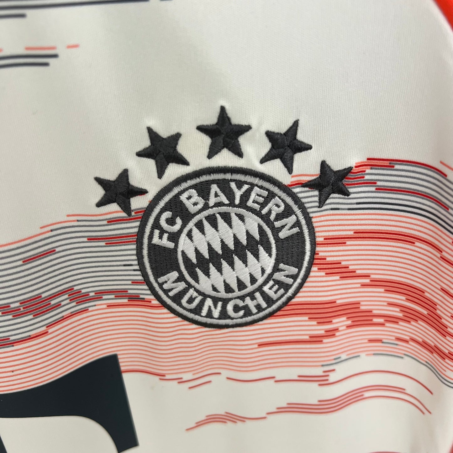 Bayern Munich Maillot Extérieur 25/26 – S à XL
