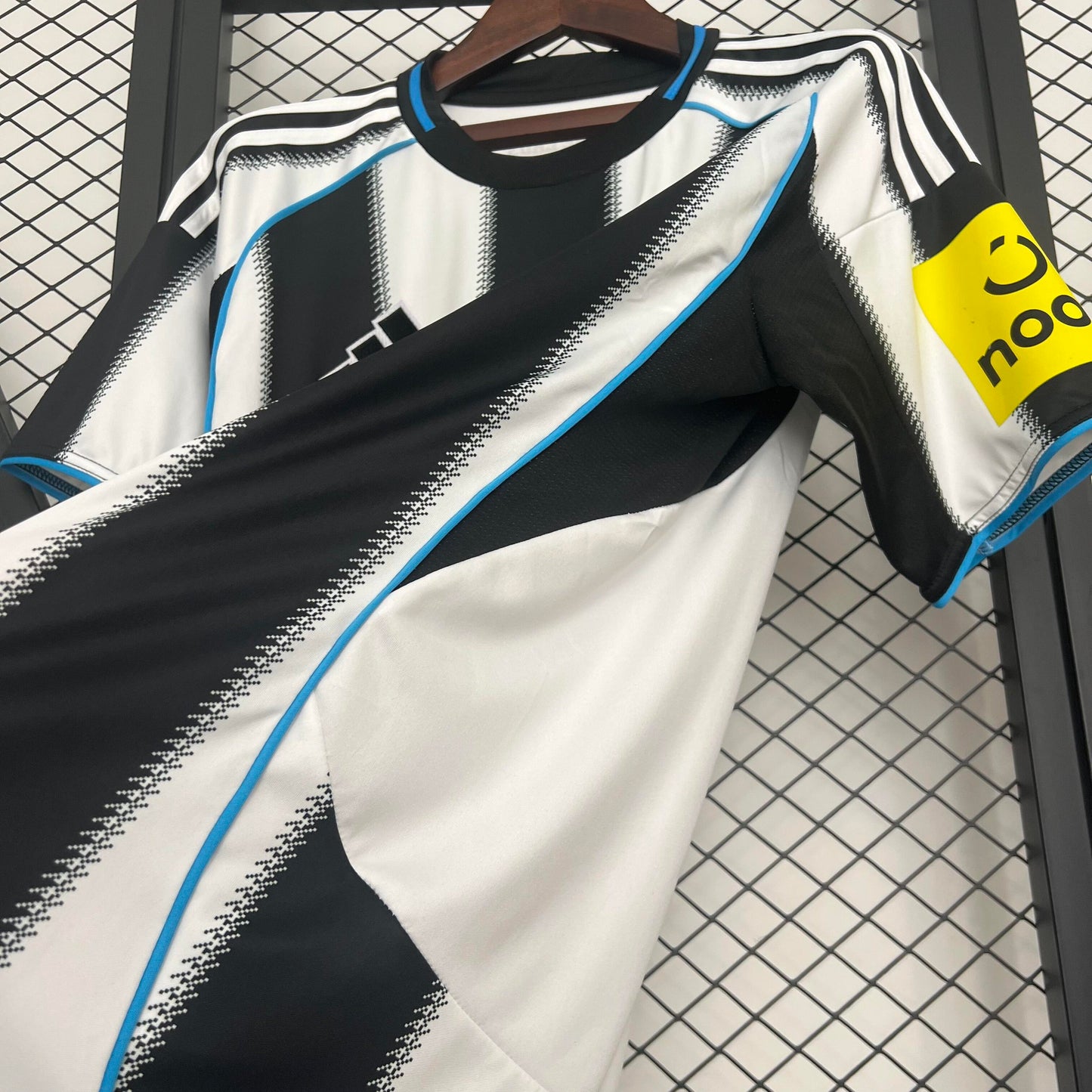 Maillot Newcastle Domicile 2025/26 – Version Joueur (S-XL)